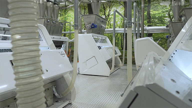 selezionatrice ottica in un impianto di lavorazione