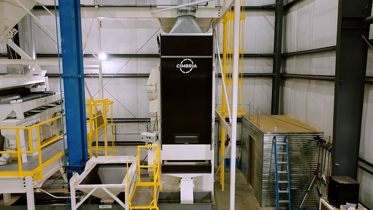 Un SEA.TN e un pulitore Delta all'interno dell'impianto di Richardson Seeds